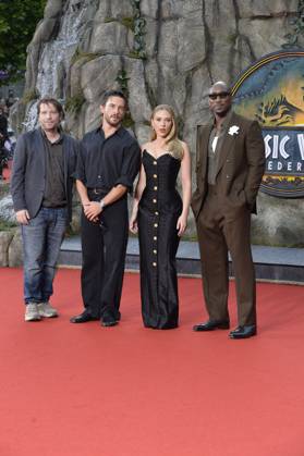 Gareth Edwards director , Jonathan Bailey, Scarlett Johansson and Mahershala Ali at the premiere of JURASSIC WORLD THE REBIRTH at the ZOO Palast in Berlin on 18 06 2025