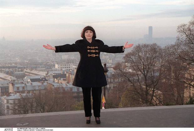 MIREILLE MATHIEU TOURNING TELEVISION Paris voll Fuß  Copyright: xAGENCEx xBESTIMAGExAGENCEx xBESTIMAGEx
