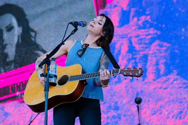 June 20, 2025, Newport, United Kingdom: Scottish singer songwriter Amy Elizabeth Macdonald, performing live on stage at the Isle of Wight Festival. Newport United Kingdom - ZUMAs197 20250620_aaa_s197_123 Copyright: xDawnxFletcher-Parkx