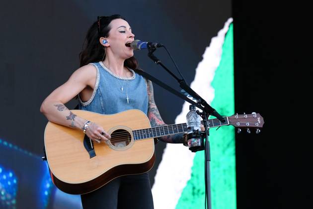 June 20, 2025, Newport, United Kingdom: Scottish singer songwriter Amy Elizabeth Macdonald, performing live on stage at the Isle of Wight Festival. Newport United Kingdom - ZUMAs197 20250620_aaa_s197_127 Copyright: xDawnxFletcher-Parkx