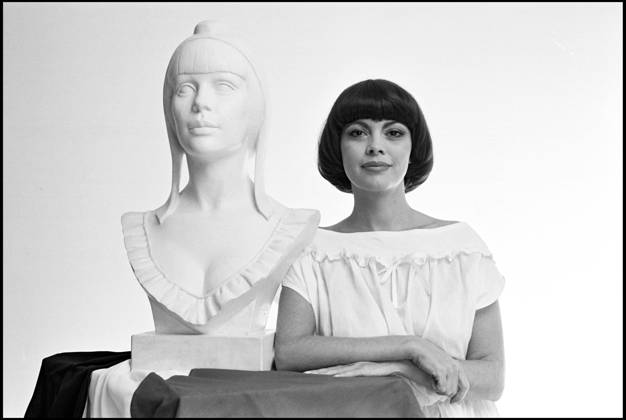 Archiv MIREILLE MATHIEU SERT von MODELL für der nouvel BUSTE von MARIANNE Frankreich  Copyright: xPATERSONx xBESTIMAGExPATERSONx xBESTIMAGEx