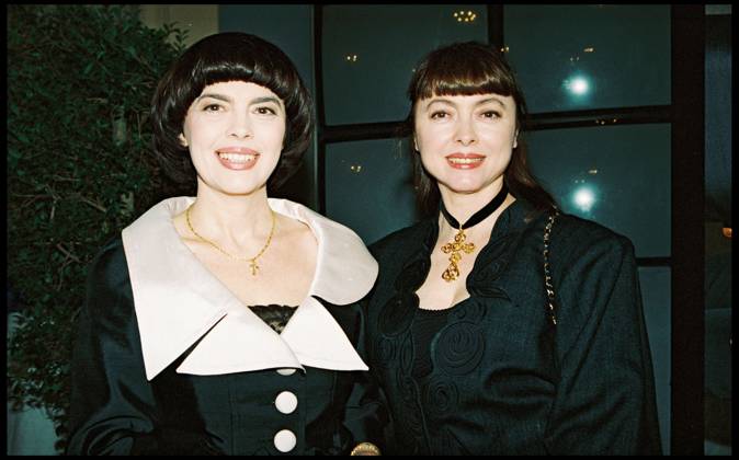 Archiv MIREILLE MATHIEU und AG Schwester MATHILDE LINE RENAUD DECOREE von L Ordnung von Ritter von DIE LEGION D EHRUNG Paris Frankreich  Copyright: xAGENCEx xBESTIMAGExAGENCEx xBESTIMAGEx
