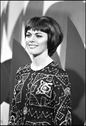 ARCHIVES MIREILLE MATHIEU LORS DUN SHOW TELE France  Copyright: xAGENCEx xBESTIMAGExAGENCEx xBESTIMAGEx