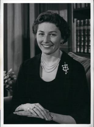 Heirs Heiress Members of Royal Family Celebrities 1958 – their Royal Highness Princess Astrid from Norway 25 Years on 12 February 1958 the Photo shows the First Picture from Princess Astrid to the Death their Grandfather King Haakon VII  Copyright: xUnitedxArchivesx xkpaxKeystonex 19600112_baf_k09_1876