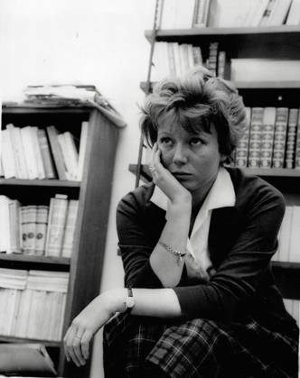 Author Book reviewer Columnist Publisher Poet Publisher Writer 05 May 1962 Literature laureate at Centre the controversial in RomeThe award Ceremony of Prize for Literature Formentor to the Beauty blonde Writer Dacia Maraini in Rome has a Great Controver  Copyright: xUnitedxArchivesx xkpaxKeystonex 19620505_baf_k09_137