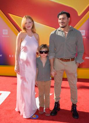 Superman Premiere - Los Angeles, USA LOS ANGELES, USA. July 07, 2025: Francesca Eastwood, Alexander Wraith & Titan Wraith Eastwood at the premiere for Superman at the TCL Chinese Theatre. Los Angeles CA USA  Copyright: xPaulxSmith Featureflashx