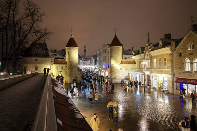 Tallinn, Estland 2024.12.07: Viru Tor. Eingang zur Altstadt. Nur Redaktion Tallinn, Estonia - 2024.12.07: Viru Gate. Entrance to the old town. Editorial Only Copyright: imageBROKER DMITRIxMARUTA ibxiqx13918991.jpg