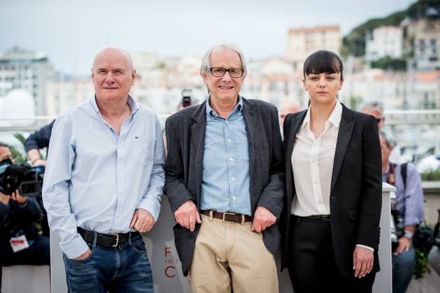 Dave Johns, Ken Loach and Hayley Squires at the photocall for the film Daniel Blake at the 69th Cannes International Film Festival on may 13th, 2016 Photocell for the film Daniel Blake during 69th Cannes film Festival on may 13th, 2016 Cannes  Copyright: xBORDE-MOREAUx xBESTIMAGExBORDE-MOREAUx xBESTIMAGEx