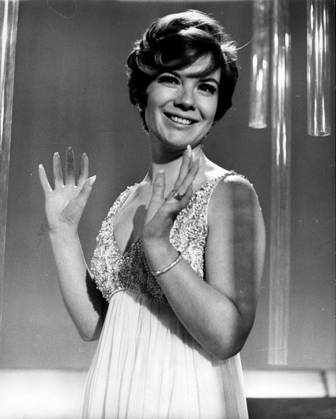 Vikki Carr Vikki Carr is a American Singer and Humanist you is in various Music genres occurred, including Jazz, Pop and Country, had but their largest Success at Spanish London UK  Copyright: xUnitedxArchivesx xkpaxKeystonex 19720209_rra_k09_412