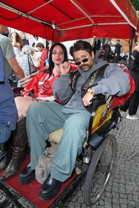 Anne Kühn, Arman Kashani at the SchwarzeSchafe premiere at the cinema in the Kulturbrauerei in Berlin on 15 07 2025