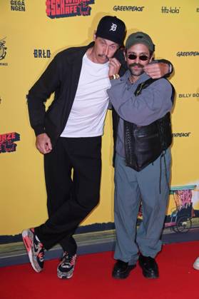 Marc Hosemann, Arman Kashani at the SchwarzeSchafe premiere at the cinema in the Kulturbrauerei in Berlin on 15 07 2025