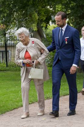 The Norwegian royal family attends a garden party at the Royal Palace in Oslo o  Copyright: xRoyalportraitsxEurope BernardxRubsamenx xBestimagexRoyalportraitsxEurope BernardxRubsamenx xBestimagex