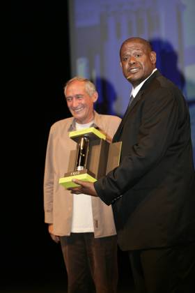 Archives Alain Corneau and Forest Whitaker People at the 31st Deauville film festival in 2005 Frédéric Piau Bestimage Stock Image 31st Deauville film festival in 2005 Deauville France  Copyright: xPIAUxFREDERICx xBESTIMAGExPIAUxFREDERICx xBESTIMAGEx