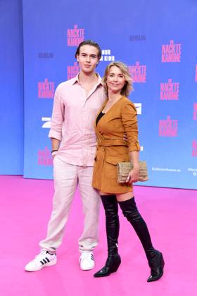 Tina Ruland with son Jahvis Ruland at the German premiere of DIE NACKTE KANONE in Berlin on 24 07 2025
