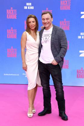 Monika Gossmann and Werner Daehn at the German premiere of DIE NACKTE KANONE in Berlin on 24 07 2025