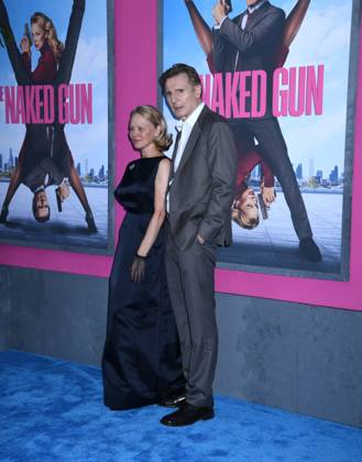 July 28, 2025, New York, Ny, United States: Pamela Anderson and Liam Neeson attend the US Premiere of The Naked Gun at SVA Theater in New York. July 28, 2025. New York United States - ZUMAp281 20250728_zea_p281_017 Copyright: xPhotoxImagexPressx