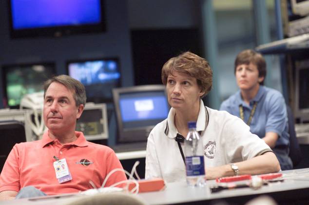 Shuttle Discovery s Launch Delayed Sep 17, 2004; Houston, TX, USA; Astronauts Stephen K. Robinson (left), STS-114 mission specialist; Eileen M. Collins, commander; and Wendy B. Lawrence (background), mission specialist, participate in a classroom training session in the Neutral Buoyancy Laboratory (NBL) near Johnson Space Center (JSC). Houston TX USA Copyright: xNASAx