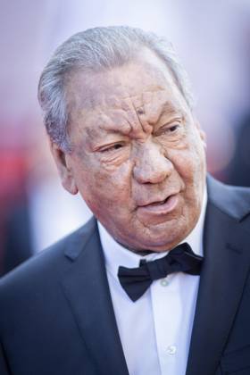 Tony Gatlif Montée des marches du film Coupez pour la cérémonie douverture du 75ème Festival International du Film de Cannes Le 17 mai 2022 Cyril Moreau Bestimage Red carpet of the movie Final Cut Coupez for the opening ceremony of the 75th Cannes International Film Festival On may 17th 2022 Cannes France  Copyright: xCYRILxMOREAUx xBESTIMAGExCYRILxMOREAUx xBESTIMAGEx