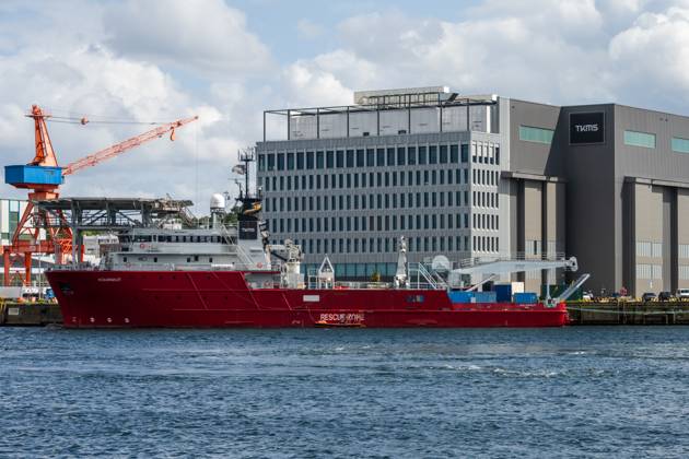 Kiel, Germany, 5 08 25 The Gorch Fock of the German Navy in the inner fjord with tug assistance at Sartorikai