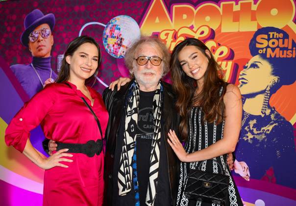 Roncalli s Apollo Variete Fresh n Funk premiere performance Bernhard Paul with his daughters Vivian Paul and Lilly Paul re Düsseldorf Apollo NRW Germany