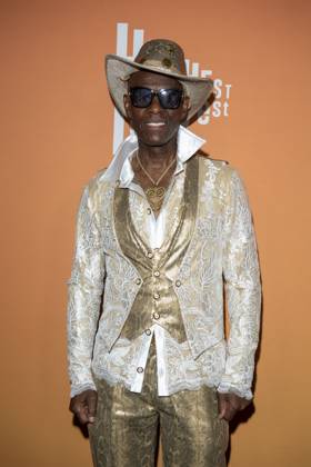 August 11, 2025, New York, United States: Dapper Dan attends the Highest 2 Lowest New York Premiere at Brooklyn Academy of Music. New York United States - ZUMAs197 20250811_aaa_s197_186 Copyright: xRonxAdarx