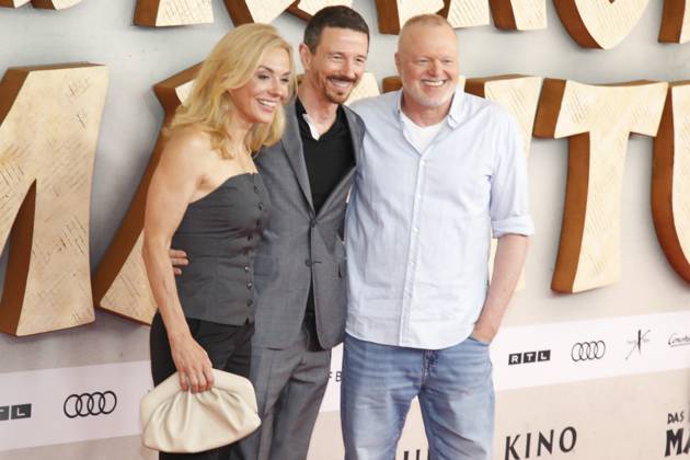 World premiere of Das Kanu des Manitu in Munich Munich, 12 8 2025 Stefan Raab, Oliver Berben and Inga Leschek at the world premiere of Das Kanu des Manitu at the Mathäser Filmpalast in Munich Bavaria Copyright: xMatthiasxGränzdörferx
