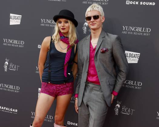 YUNGBLUD. Are You Ready, Boy? Premiere at the Vue in Leicester Square, London - 12 Aug 2025 Issey Carts and Mathew Carts of The Molotovs attend the YUNGBLUD. Are You Ready, Boy? Premiere at the Vue in Leicester Square. London United Kingdom Copyright: xCatxMorleyx xSOPAxImagesx Cat Morley_YUNGBLUD. Are You Ready, Boy_ Premiere_Issey Carts and Mathew Carts of The Molotovs_2