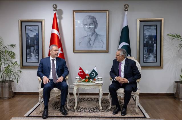 Turkish Foreign Minister Hakan Fidan in Pakistan ISLAMABAD, PAKISTAN - MAY 20: Turkish Foreign Minister Hakan Fidan (L) meets with Pakistan s Deputy Prime Minister and Foreign Minister Muhammad Ishaq Dar (R) during his two-day official visit to Islamabad, Pakistan on May 20, 2024. Pakistan World. Editorial use only. Please get in touch for any other usage.  Copyright: x2025xAnadoluxMuratxGökx
