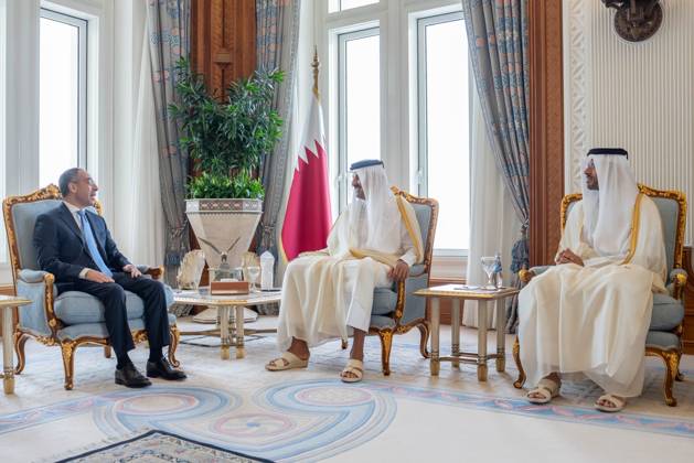 The Emir of the State of Qatar, Tamim bin Hamad Al Thani, receives the Egyptian Ambassador, Amr Kamal El-Din El-Sherbiny The Emir of the State of Qatar, Tamim bin Hamad Al Thani, receives the Egyptian Ambassador, Amr Kamal El-Din El-Sherbiny, in Doha, Qatar, on August 21, 2025. Photo by Emiri Diwan Office apaimages Doha Doha Qatar 210825_Qatar_QNA_1_00(3) Copyright: xapaimagesxQatarxNewsxAgencyx xapaimagesx