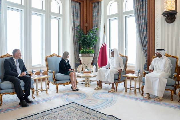 The Emir of the State of Qatar, Tamim bin Hamad Al Thani, receives U.S. Senator Joni Ernst The Emir of the State of Qatar, Tamim bin Hamad Al Thani, receives U.S. Senator Joni Ernst, in Doha, Qatar, on August 21, 2025. Photo by Emiri Diwan Office apaimages Doha Doha Qatar 210825_Qatar_QNA_2_00(2) Copyright: xapaimagesxQatarxNewsxAgencyx xapaimagesx