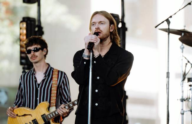 August 22, 2025, New York, Ny, United States: FINNEAS aka Finneas Baird O Connell performs at The Today Show 2025 Citi Concert Series at Rockefeller Plaza in New York. Dinara Khairova Zuma Press August 22, 2025 New York United States - ZUMAp281 20250822_zea_p281_010 Copyright: xPhotoxImagexPressx