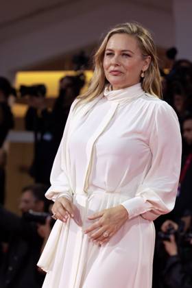 Bugonia Red Carpet - The 82nd Venice International Film Festival Alicia Silverstone attends the Bugonia red carpet during the 82nd Venice International Film Festival on August 28, 2025 in Venice, Italy. Copyright: xKazukoxWakayamax