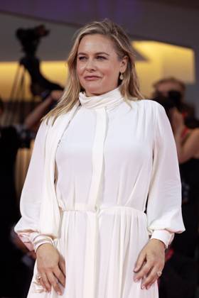Bugonia Red Carpet - The 82nd Venice International Film Festival Alicia Silverstone attends the Bugonia red carpet during the 82nd Venice International Film Festival on August 28, 2025 in Venice, Italy. Copyright: xKazukoxWakayamax
