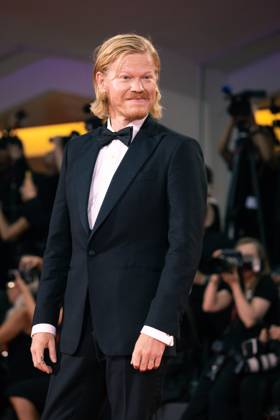 Bugonia Red Carpet - The 82nd Venice International Film Festival Jesse Plemons attends the Bugonia red carpet during the 82nd Venice International Film Festival on August 28, 2025 in Venice, Italy. Copyright: xKazukoxWakayamax