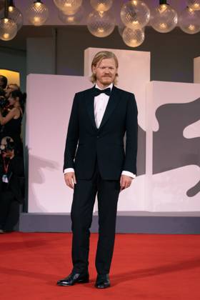 Bugonia Red Carpet - The 82nd Venice International Film Festival Jesse Plemons attends the Bugonia red carpet during the 82nd Venice International Film Festival on August 28, 2025 in Venice, Italy. Copyright: xKazukoxWakayamax