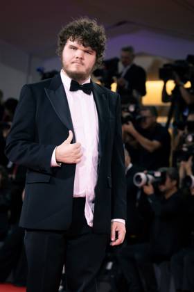 Bugonia Red Carpet - The 82nd Venice International Film Festival Aidan Delbis attends the Bugonia red carpet during the 82nd Venice International Film Festival on August 28, 2025 in Venice, Italy. Copyright: xKazukoxWakayamax