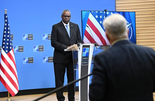 US Secretary of Defense Lloyd Austin BRUSSELS, BELGIUM - OCTOBER 12: US Secretary of Defense Lloyd Austin speaks during the press conference after the NATO Defense Ministers Meeting in Brussels, Belgium on October 12, 2023. Brussels Hoofdstedelijk Gewest Belçika. Editorial use only. Please get in touch for any other usage. Copyright: x2025xAnadoluxDursunxAydemirx