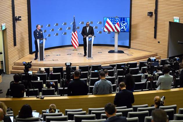 US Secretary of Defense Lloyd Austin BRUSSELS, BELGIUM - OCTOBER 12: US Secretary of Defense Lloyd Austin speaks during the press conference after the NATO Defense Ministers Meeting in Brussels, Belgium on October 12, 2023. Brussels Hoofdstedelijk Gewest Belçika. Editorial use only. Please get in touch for any other usage. Copyright: x2025xAnadoluxDursunxAydemirx