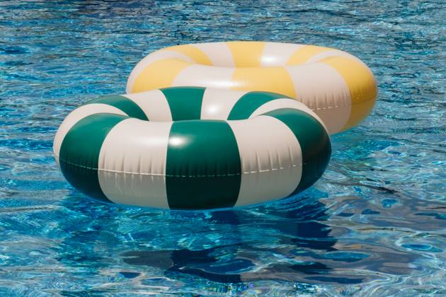 Close-Up of Two Pool Floats Cincinnati, Ohio, United States R_QUNR25082579-1811979-01