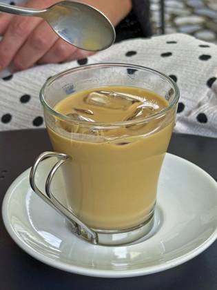 03 09 2025, Radovljica, Slovenia, Radmannsdorf is a small town in the Gorenjska region near the town of Bled A café serves iced espresso Iced Coffee 03 09 2025, Bled 03 09 2025, Bled