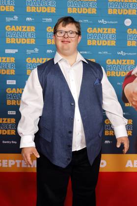 Actor Nico Randel at the premiere of the movie Ganzer Halber Bruder at Cinedom Cologne Cologne, 15 09 2025 NRW Germany Copyright: xChristophxHardtx