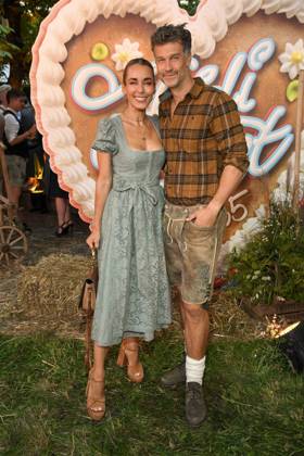 abb Annemarie Carpendale and Wayne Carpendale as guests in Tracht Lederhosen Dirndl at Heidifest 2025 by Heidi Klum the pre Oktoberfest event by Pro 7 at the Munich Hofbraeuhaus on 18 09 2025 in Munich