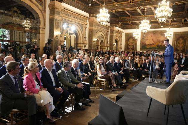 RECORD DATE NOT STATED The president of the Junta de Andalucia, Juanma Moreno, during his speech at the VII Foro Andalucia Investors Day of El Confidencial On September 23, 2025, in Seville Andalucia, Spain The Andalusian Budget for the year 2026 will include a new package of tax rebates from which thousands of Andalusian citizens can benefit, such as a 30 percent deduction on veterinary expenses, with a limit of up to 100 euros, during the first year for families acquiring a pet. The estimated impact of this measure amounts to 12 million a year, which will be translated, in practice, in more saving capacity for all those Andalusians who share their life with a pet This has been announced by the president of the Junta de Andalucia, Juanma Moreno, during his spee  6975253