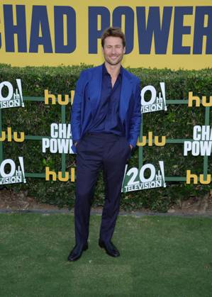 Los Angeles premiere of Hulu s Chad Powers at the Rose Bowl Stadium Featuring: Glen Powell Where: Los Angeles, California, United States When: 25 Sep 2025 Credit: Faye s Vision Cover Images EDITORIAL USE ONLY. NOT FOR USE BY NEWSPAPERS BASED IN THE UK. Copyright: xx coverimg55125247