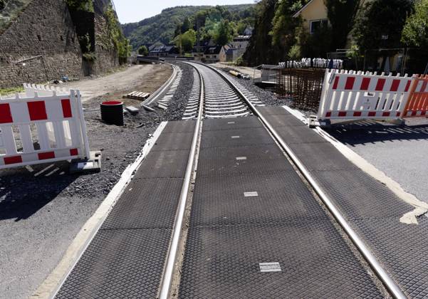 DEU , GERMANY After the flood disaster in July 2021 in the Ahr valley Deutsche Bahn AG is restoring the destroyed Ahr Valley train line , like here in Kreuzberg , 19 09 2025 DEU , GERMANY After the flood disaster in July 2021 in the Ahr valley Deutsche Bahn AG is restoring the destroyed Ahr Valley train line , like here in Kreuzberg , 19 09 2025