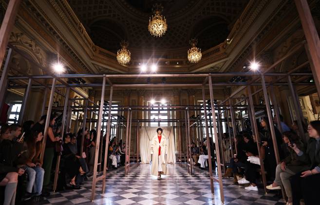(251002) -- PARIS, Oct. 2, 2025 -- A model presents a creation from the ready-to-wear Spring Summer 2026 collections by ICICLE during the Paris Fashion Week in Paris, France, on Oct. 1, 2025. ) FRANCE-PARIS-FASHION WEEK-ICICLE GaoxJing