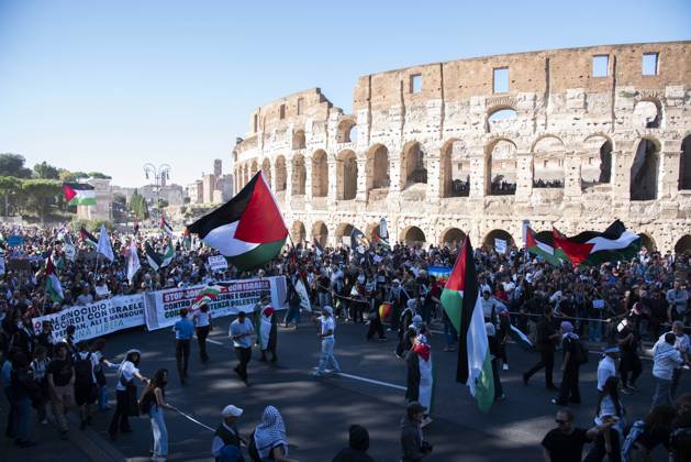 Photo IPP Diego Nangano Cappello Rome 04 10 2025 National Pro Palestine demonstration in the photo demonstrators marching in support of Palestine Italy Photo Press World Copyright