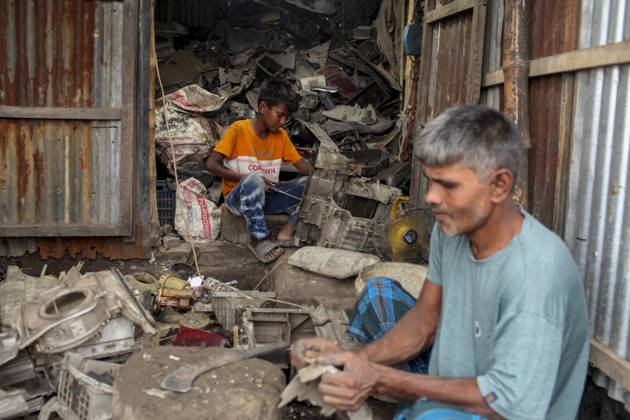 Daily Life In Bangladesh. A child laborer works in a plastic recycling factory under unsafe and unsanitary conditions in Bangladesh on October 5, 2025. Dhaka Bangladesh  Copyright: xMDxAbuxSufianxJewelx originalFilename: jewel-notitle251005_npIf5.jpg