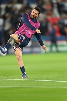 Paris Saint-Germain v Manchester City - UEFA Champions League PARIS, FRANCE - SEPTEMBER 28: Leo Messi of Paris Saint-Germain warms up before the UEFA Champions League group A match between Paris Saint-Germain and Manchester City at Parc des Princes on September 28, 2021 in Paris, France. France World. Editorial use only. Please get in touch for any other usage.  Copyright: x2025xAnadoluxMustafaxYalcÄ±nx