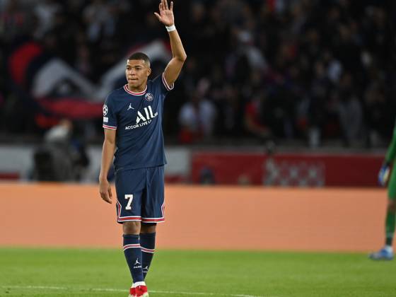 Paris Saint Germain v Manchester City - UEFA Champions League PARIS, FRANCE - SEPTEMBER 28: Kylian Mbappe (7) of of Paris Saint-Germain gestures during the UEFA Champions League group A match between Paris Saint-Germain and Manchester City at Parc des Princes on September 28, 2021 in Paris, France. France World. Editorial use only. Please get in touch for any other usage.  Copyright: x2025xAnadoluxMustafaxYalcÄ±nx